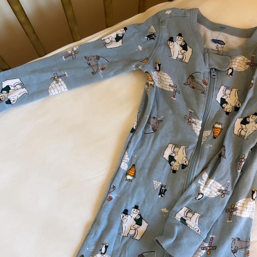 Old navy Christmas winter pjs pajamas blue 5T cute boys girls neutral toddler